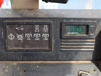 2013-john-deere-6100-46702718