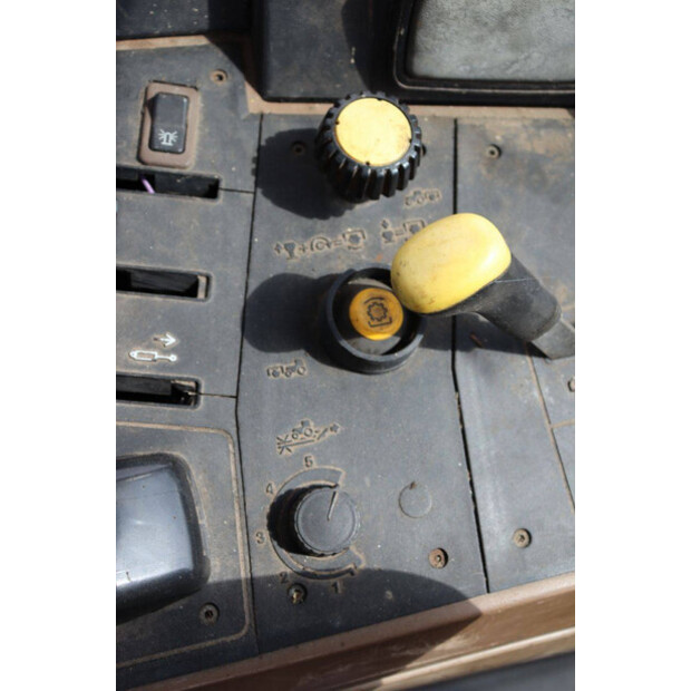 2013 JOHN DEERE 6100-46702719