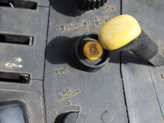 2013-john-deere-6100-46702719