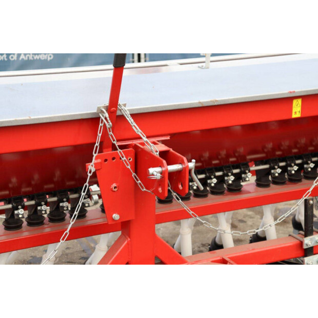 2021 إي بي S 107-46702892