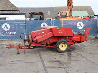 صورة ل نيو هولاند Super Hayliner 276