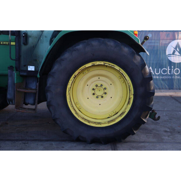 2000 جون دير 6210-46702936