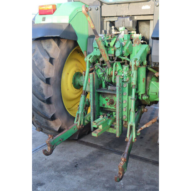 2000 جون دير 6210-46702940