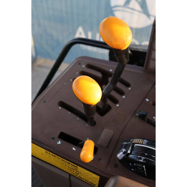 2000 جون دير 6210-46702953