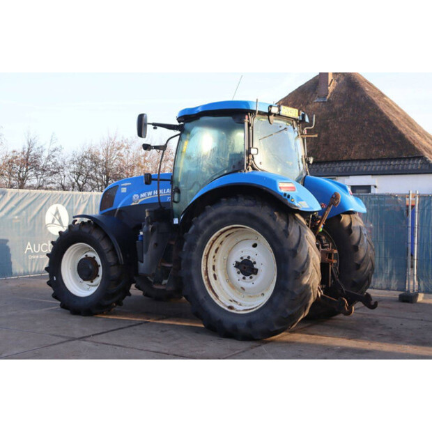 2011 New Holland T7.210-46702967