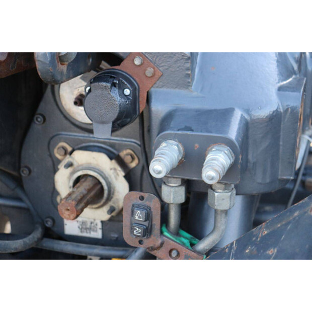 2011 New Holland T7.210-46702980