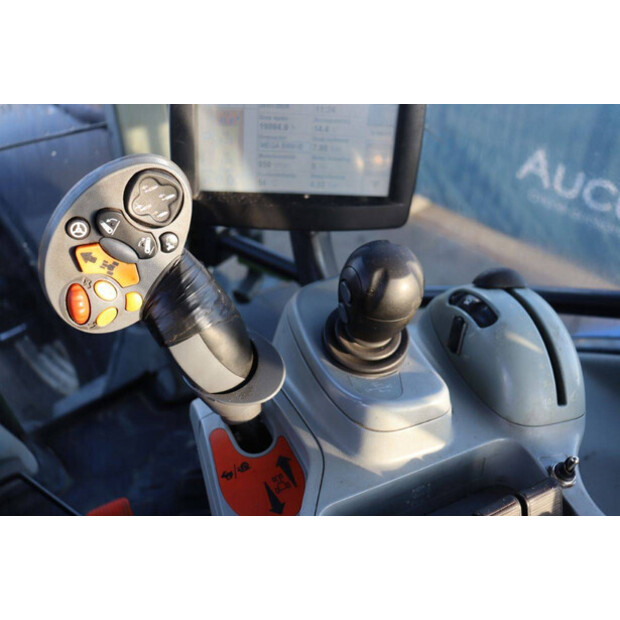 2011 New Holland T7.210-46703002