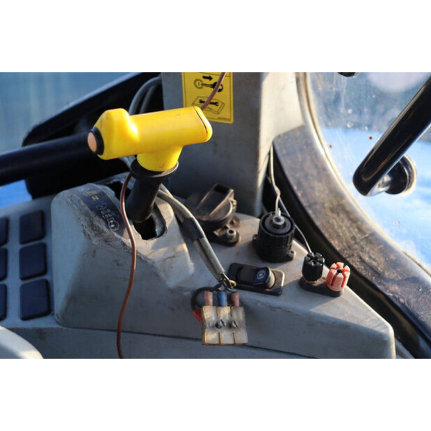 2011 New Holland T7.210-46703007