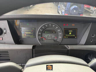 2014-volvo-fh460-1444218-46703563