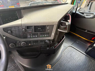 2014-volvo-fh460-1444218-46703564