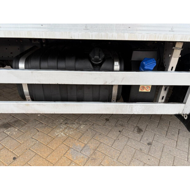 2020 Iveco 120E-46703808