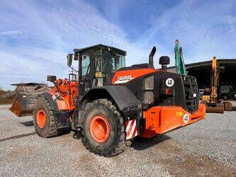 2019-hitachi-zw220-6-46713060