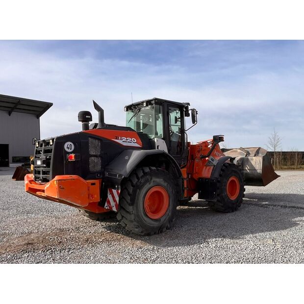 2019 Hitachi ZW220-6-46713070