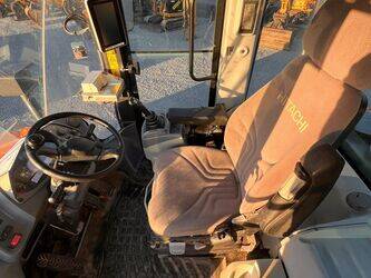 2019-hitachi-zw220-6-46713073