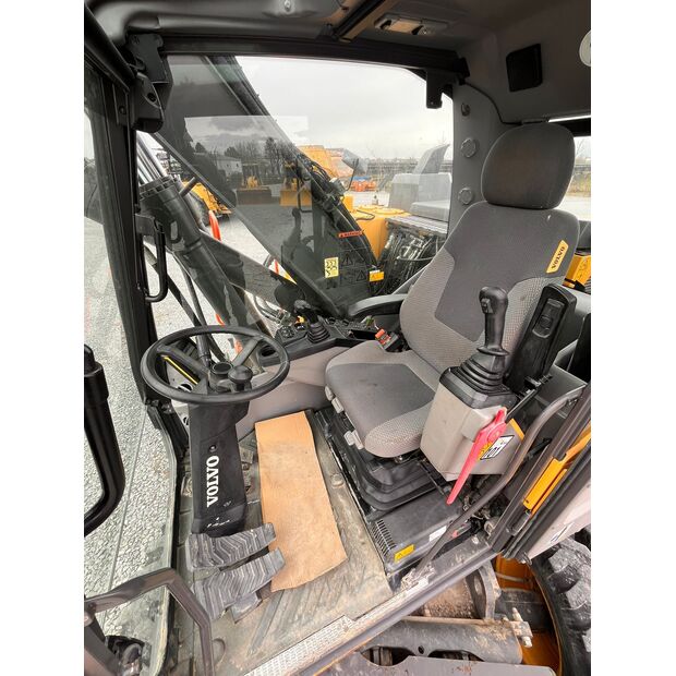 2019 فولفو EWR170E-46713122