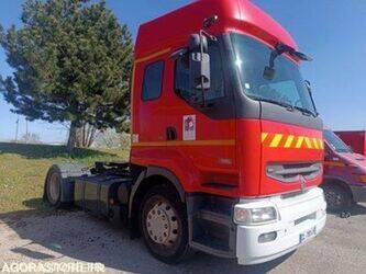 صورة ل 2002 رينو PREMIUM