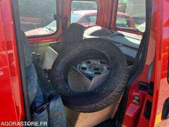 2005-renault-kangoo-1444365-46718862