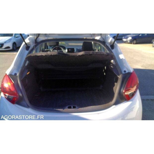 2020 بيجو 208-46719061