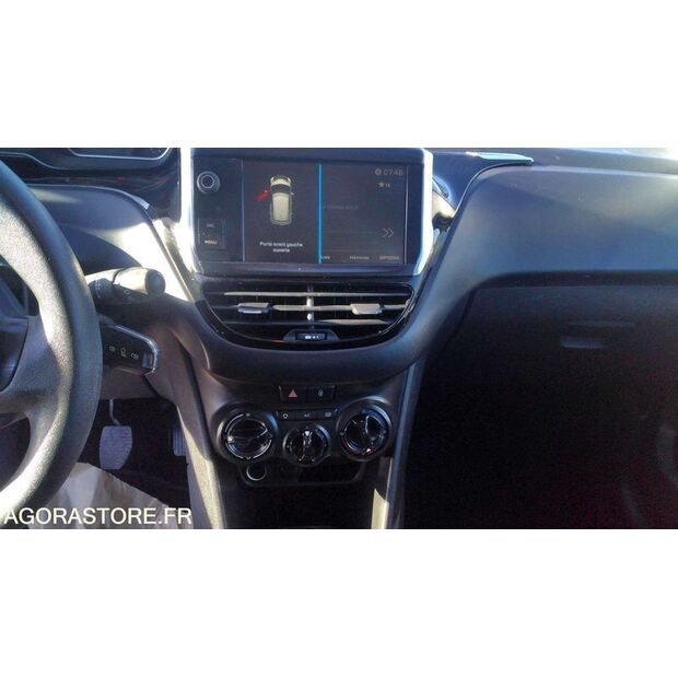 2020 بيجو 208-46719063