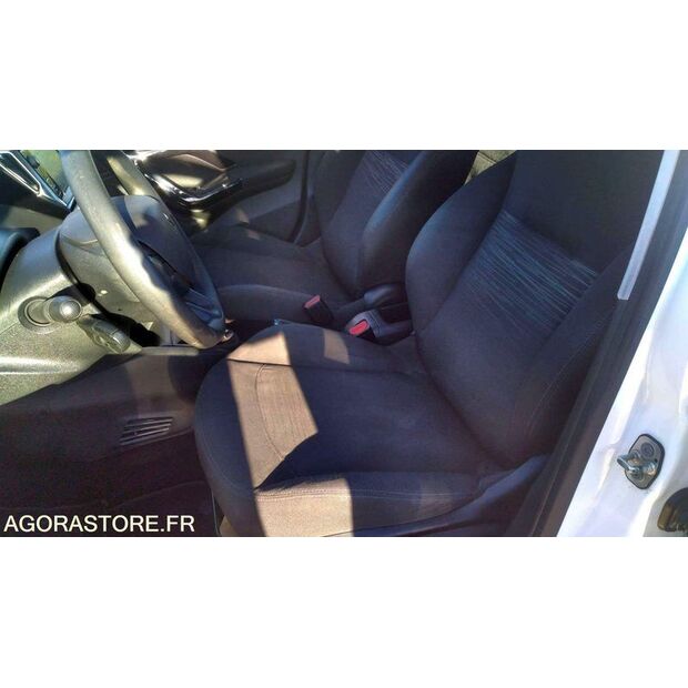 2020 بيجو 208-46719065