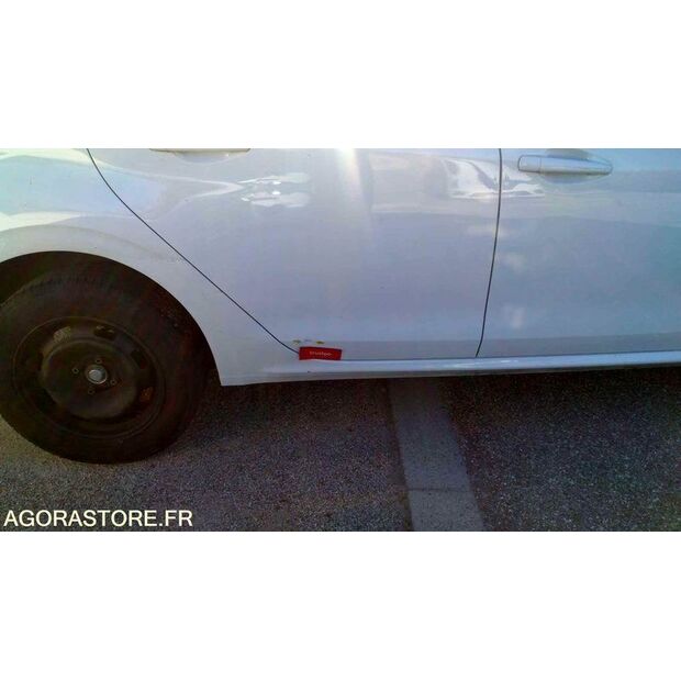 2020 بيجو 208-46719078