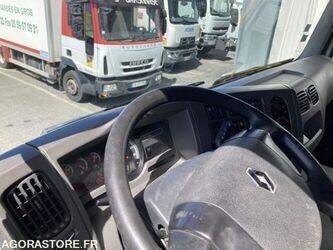 2010-renault-premium-1444375-46719184