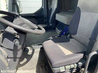 2010-renault-premium-1444375-46719186