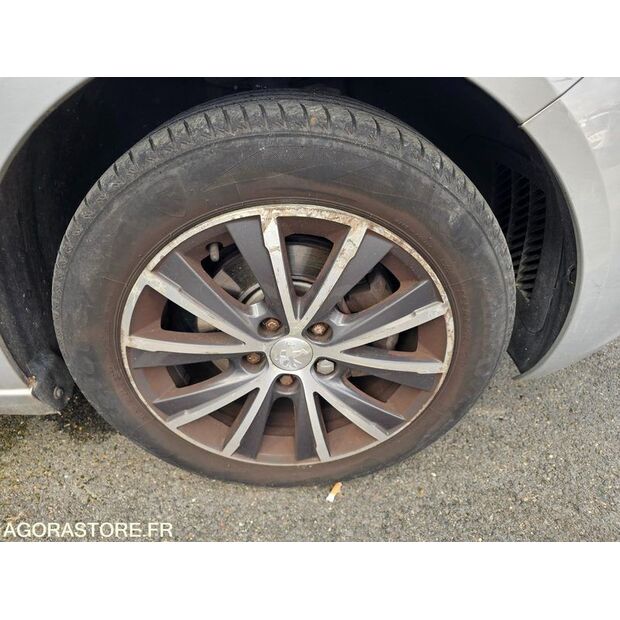 2015 Peugeot 308-46719266