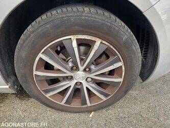 2015-peugeot-308-1444377-46719266