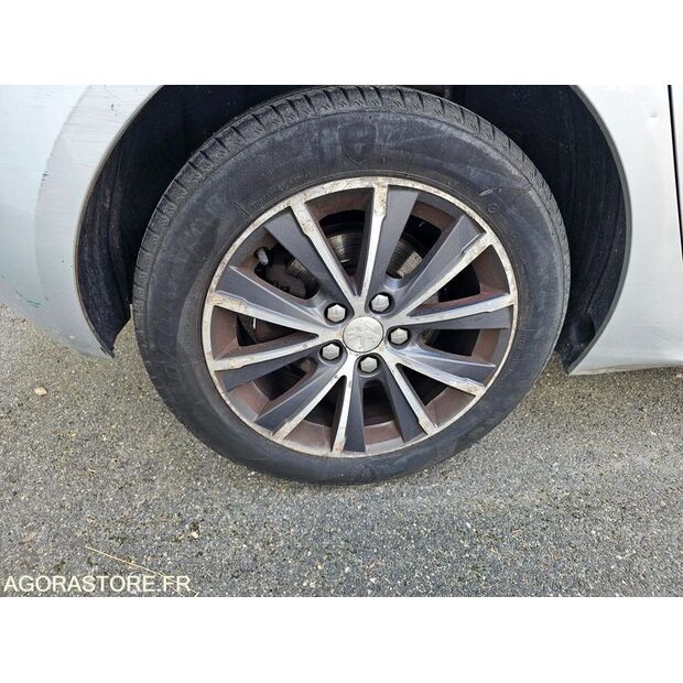 2015 Peugeot 308-46719269