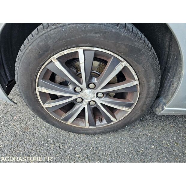 2015 Peugeot 308-46719279