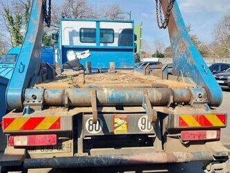 2011-renault-premium-1444383-46719392