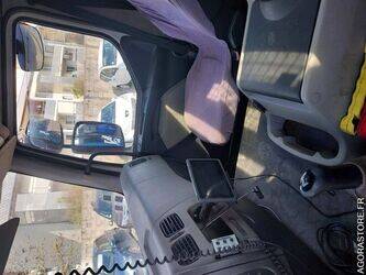 2011-renault-premium-1444383-46719393