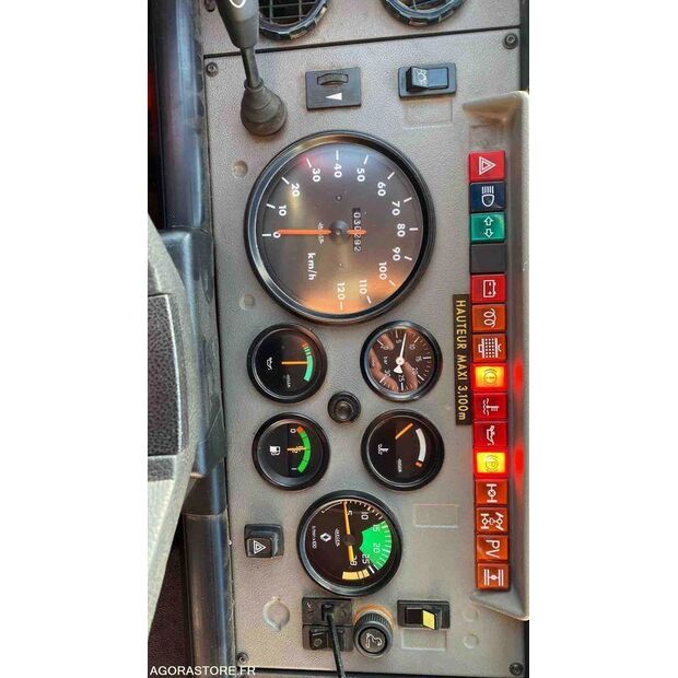 1997 Renault M210-46719580