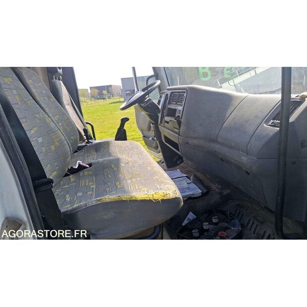 2001 Renault Midlum-46719676