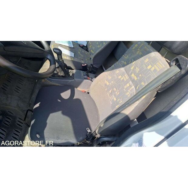 2001 Renault Midlum-46719682