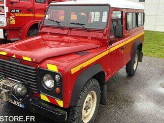 صورة ل سيارات 2001 لاند روفر Defender