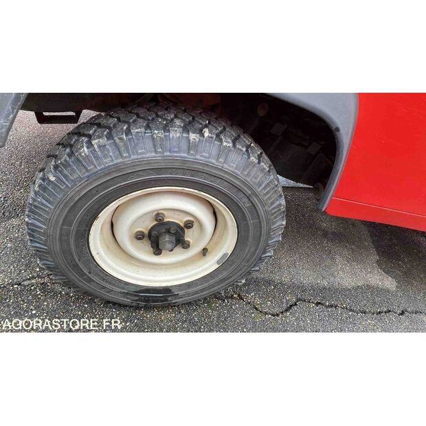 2001 Land Rover Defender-46719712