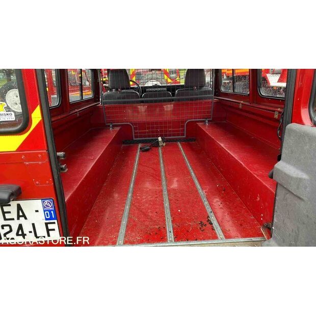 2001 Land Rover Defender-46719719