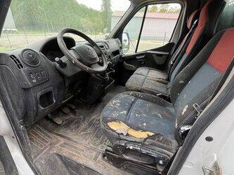 2012-renault-master-1444401-46719827