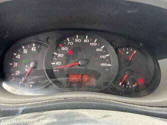 2012-renault-master-1444401-46719828