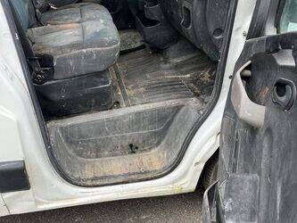 2012-renault-master-1444401-46719831