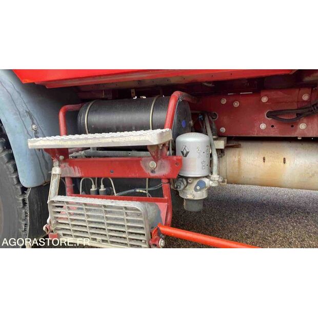 1998 Renault M210-46719859