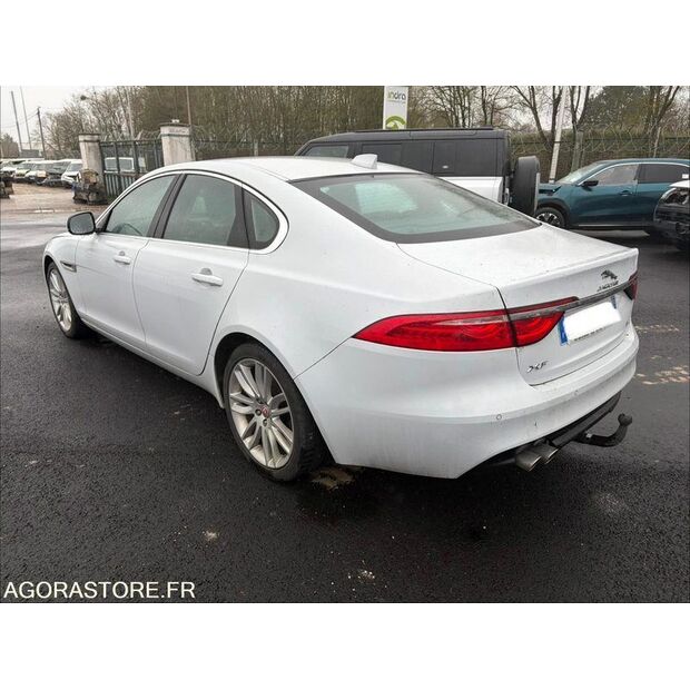 2016 Jaguar XF-46719945