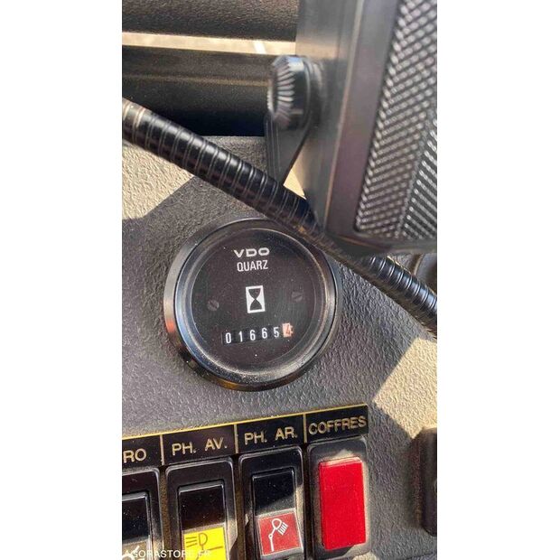 1998 Renault M210-46719968