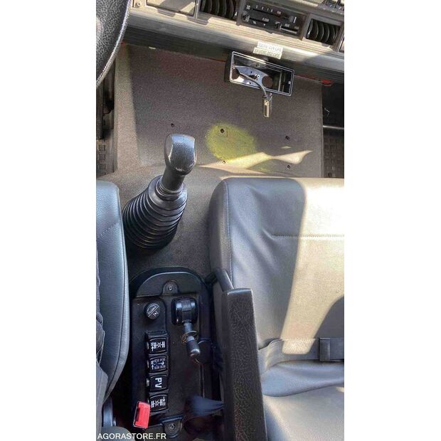 1998 Renault M210-46719977