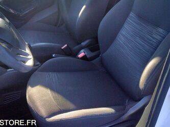 2019-peugeot-208-1444408-46719995