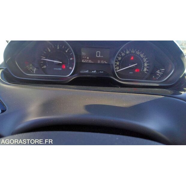 2019 Peugeot 208-46720000