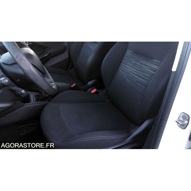 2019 بيجو 208-46720064