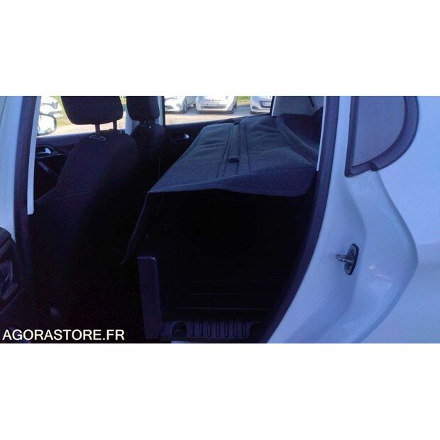 2019 بيجو 208-46720067